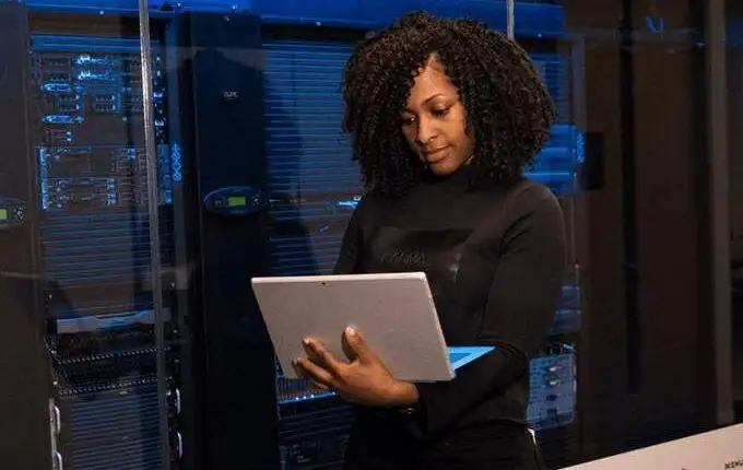 Sử dụng Netstat để xem các cổng nghe và PID trong Windows
