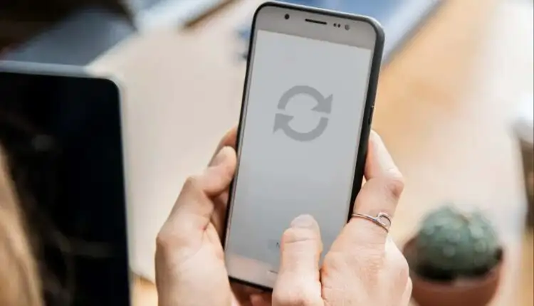 Cách khởi động lại điện thoại Android của bạn
