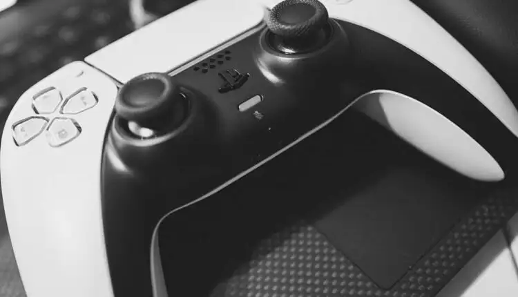 Bộ điều khiển PS5 không sạc?  Hãy thử 15 cách khắc phục này